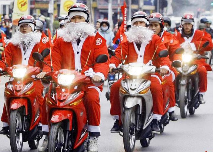 What is Hanoi’s Christmas like?