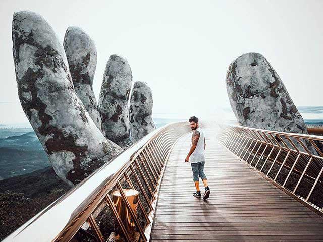 Guide to visit golden bridge vietnam  (Giant Hand Bridge) at Ba Na hills