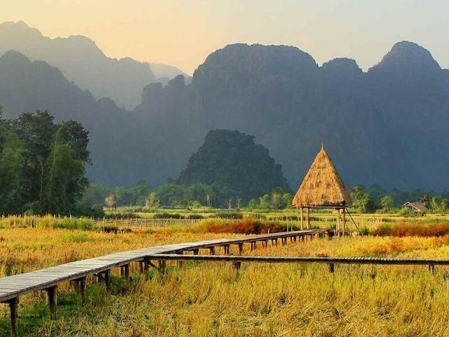 VANG VIENG