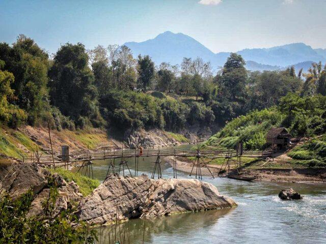 12_Laos-Luang-Prabang-bamboo-bridge-nam-khan-1.jpg