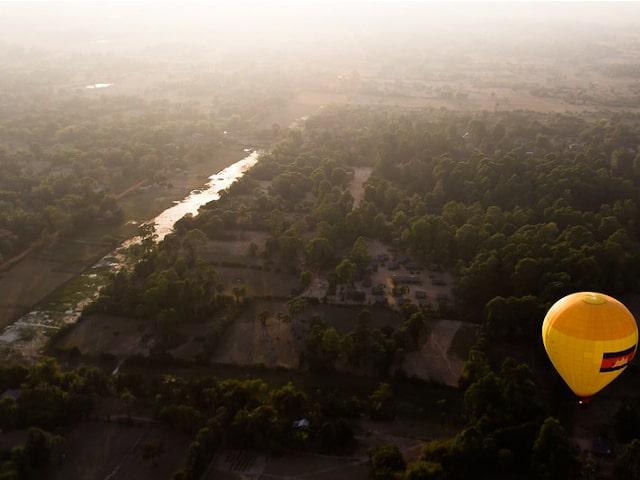 16__Balloon_Ride_over_Angkor-min.jpg