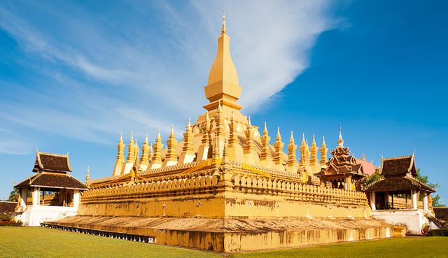 3__Pha-That-Luang-Vientiane2.jpg