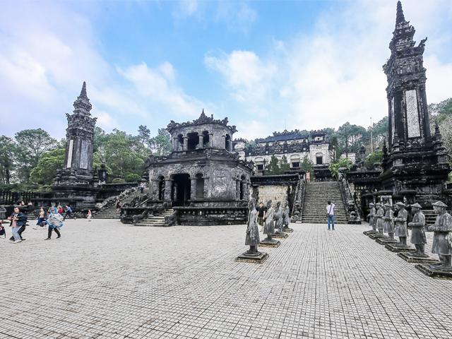 640x480 Khai Dinh Tomb-1.jpg