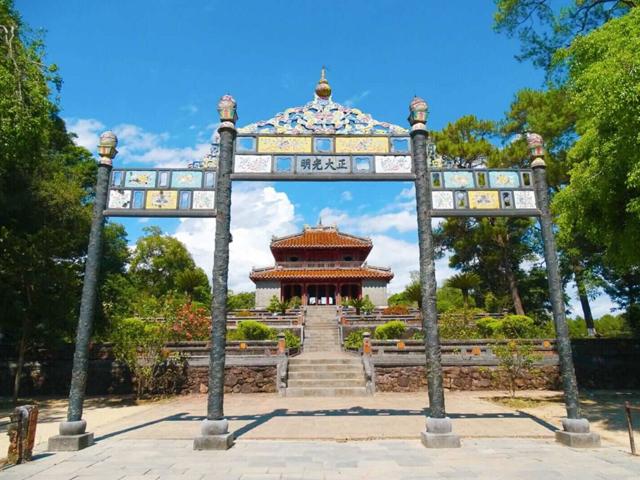 640x480 Minh Mang Tomb-1.jpg