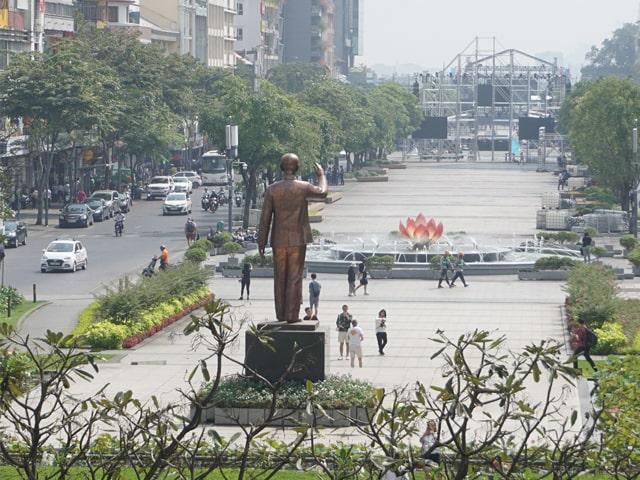640x480_Saigon_10_-_Nguyen_Hue_Square-min3.jpg