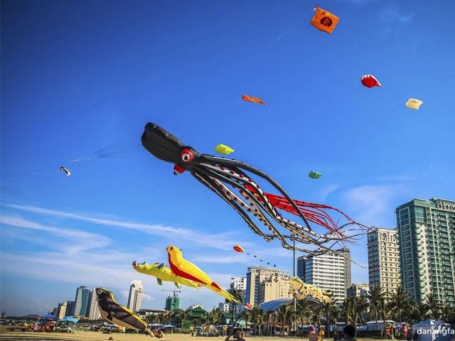 640x480_kite_festival_2-min-min.jpg