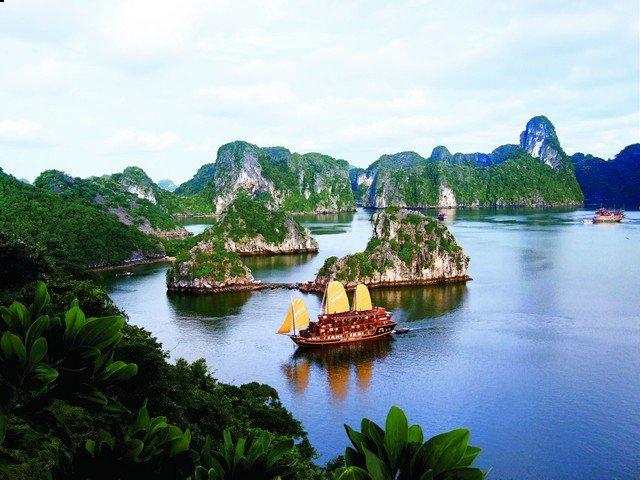 8-Halong-Bay1.jpg