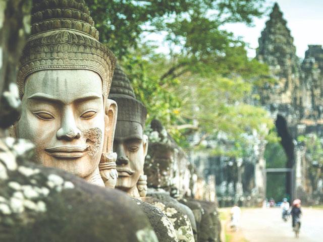 Angkorwat-Bayon.jpg