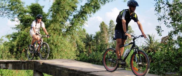 Biking_in_Vietnam4.jpg
