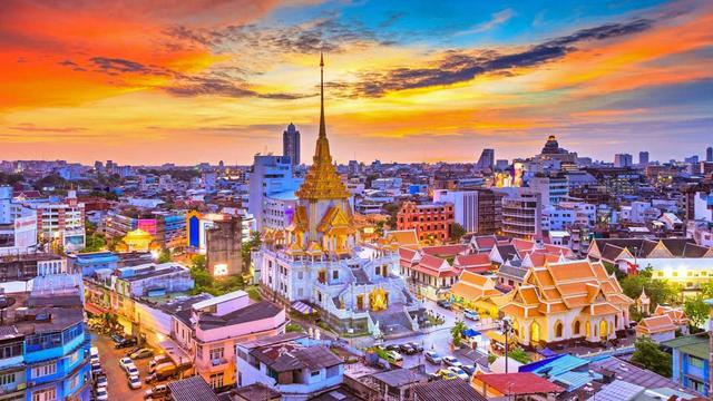 Chua-Phat-Vang-Bangkok-1400x788-1.jpg