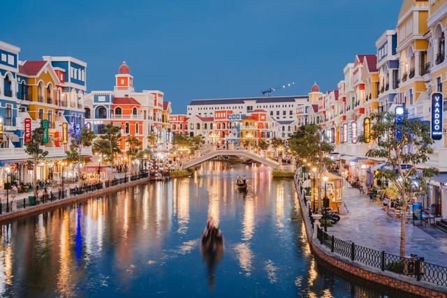 Grand world phu quoc.jpg