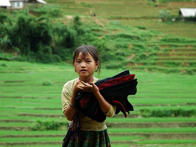 Hmong_child_640x480-min2.jpg