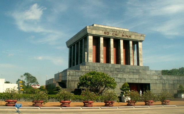 Ho Chi Minh mausoleum-1.jpg