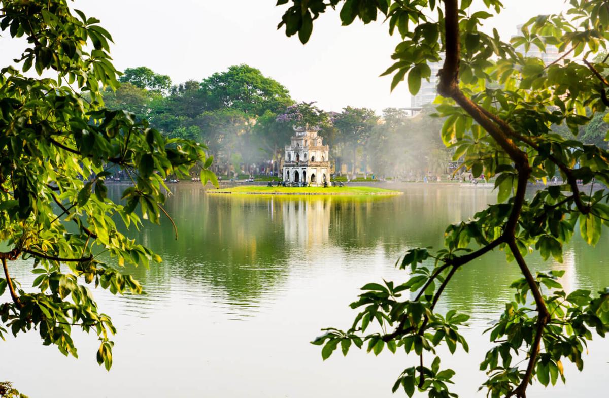 Hoan-Kiem-Lake-.jpg