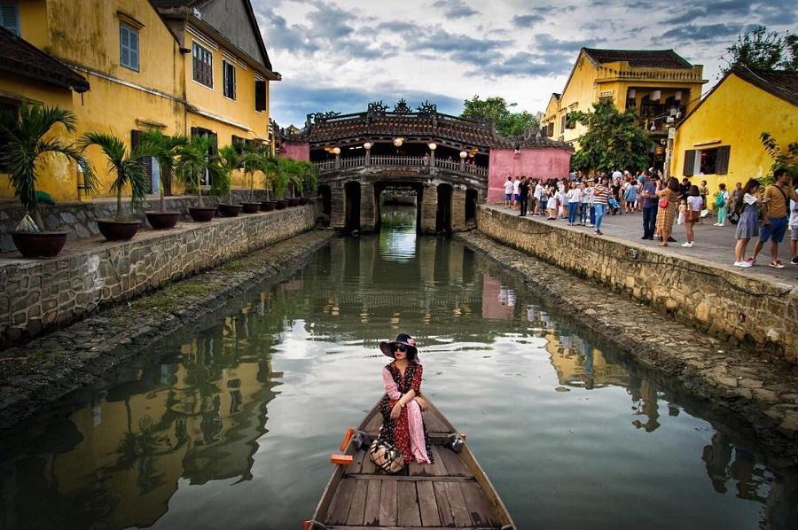 Japanese-Bridge-Hoi-An-.jpg