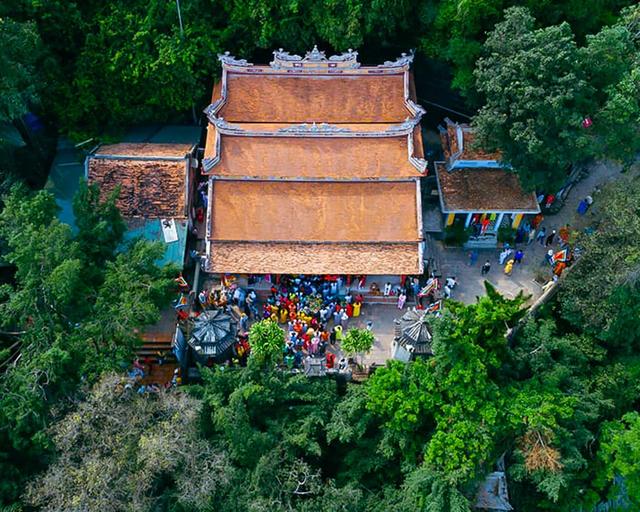 Khamphahue_Hon Chen Temple.jpg