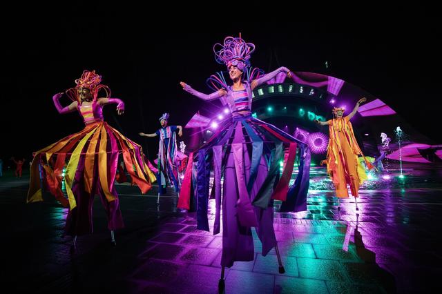 Kiss of the sea show 4.jpg