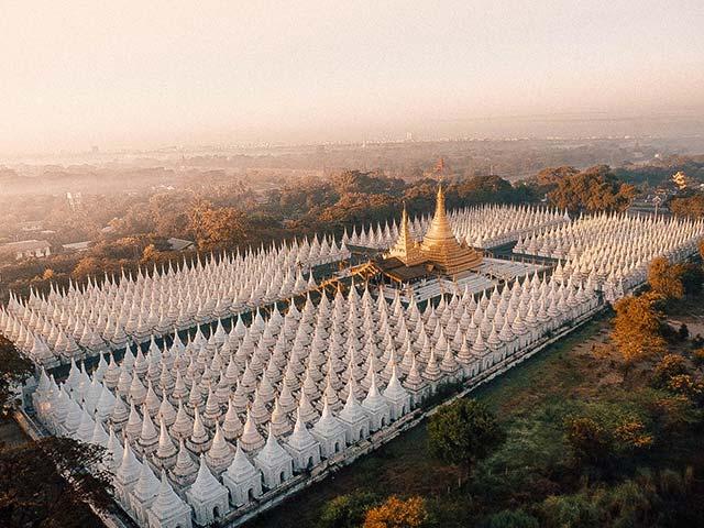 Kuthodaw-Pagoda-in-mandalay.jpg