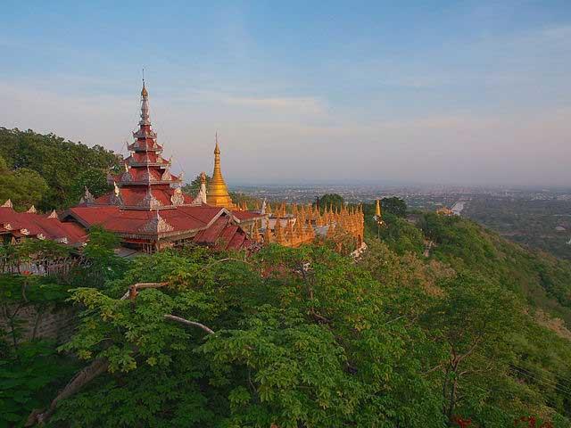 Mandalay_Hill_-_Mandalay.jpg