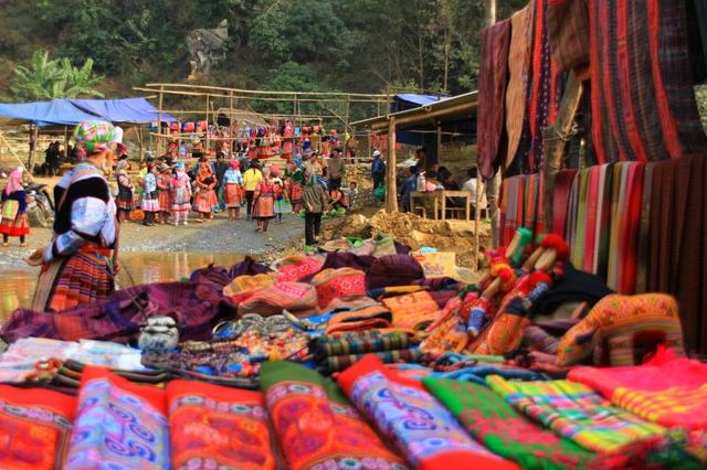 Muong Hum market - Sapa.jpg