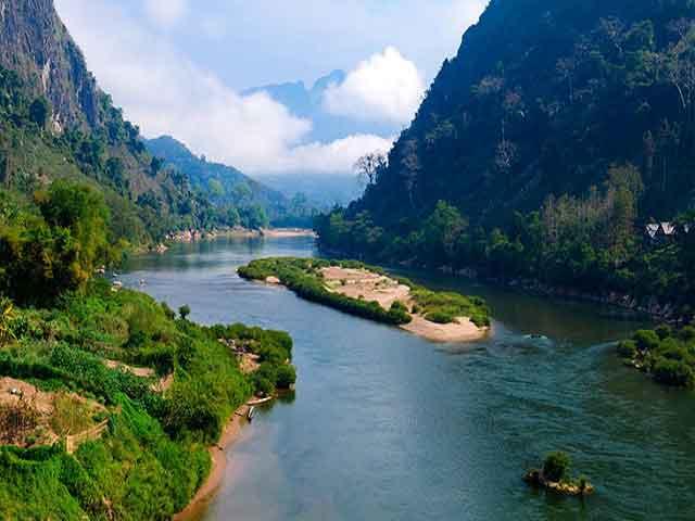 Nong-khiaw-river.jpg