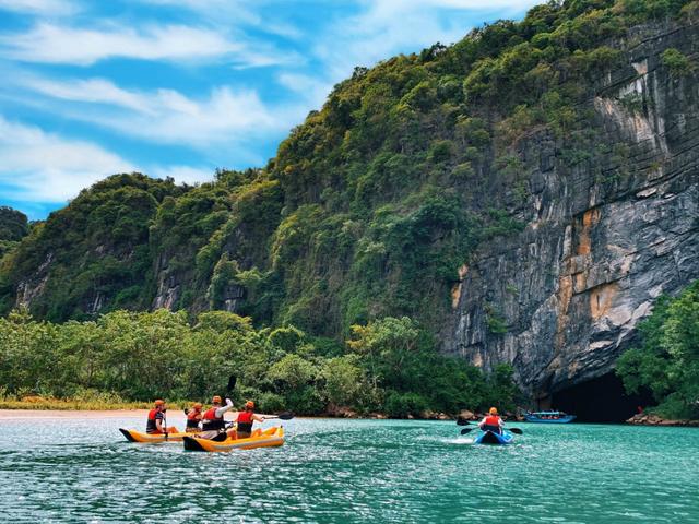 Phong Nha.jpg