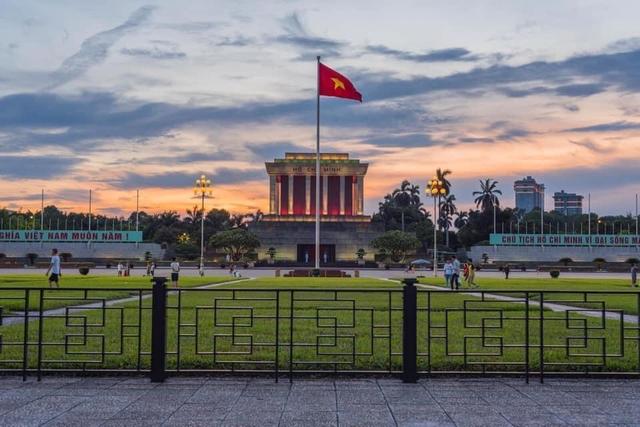 Surrounding-areas of-ho-chi-minh-mausoleum.jpg