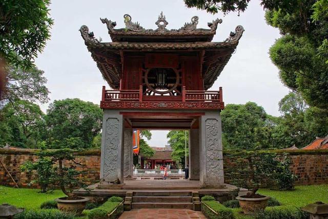 Temple of Literature Hanoi-1.jpg