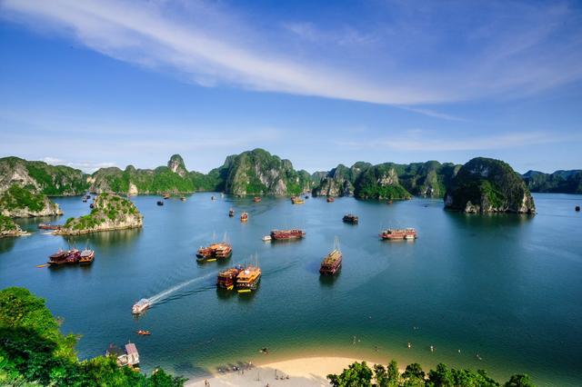Top-10-Things-To-Do-In-Halong-Bay.jpg