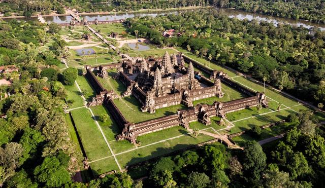 Top-Angkor-Temples-Must-See-Angkor-Wat.jpg