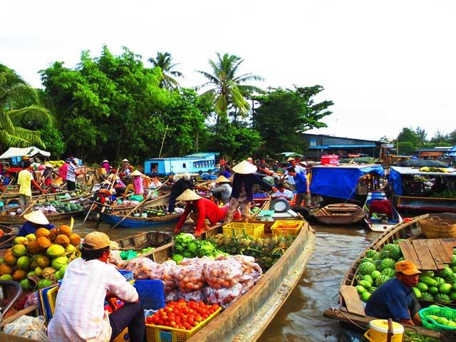 cái_bè_floating_market1.jpg