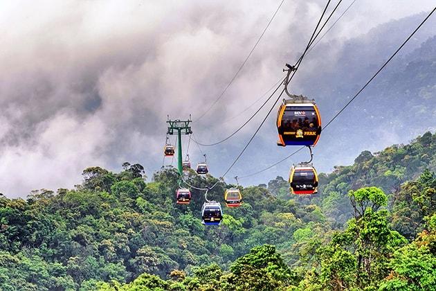 cable car ride to fansipan.jpg