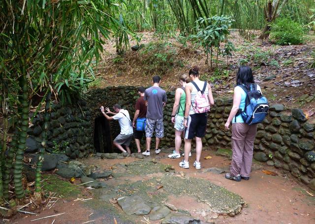 cu chi tunnel-1.jpg