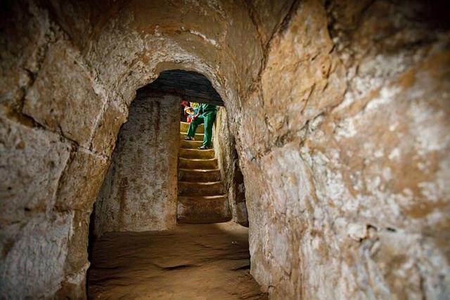 cu chi tunnels.jpg