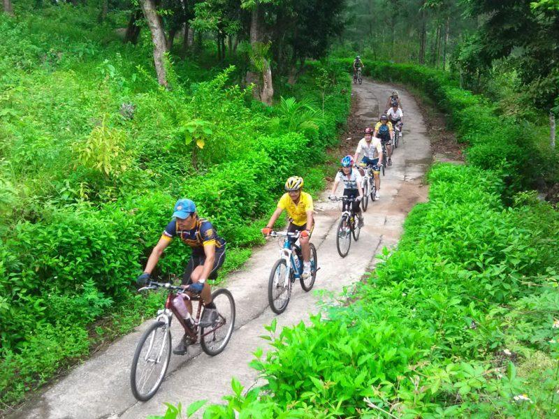 danang biking.jpg