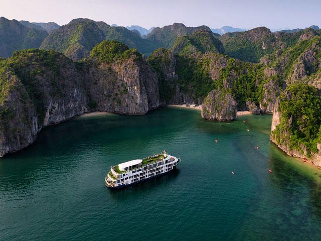 halong-bay-cruise.jpg