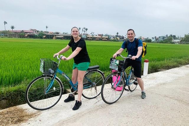 hoian biking.jpg