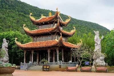 lam ty ni pagoda.jpg