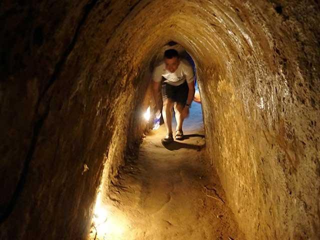 life-in-saigon-on-river-underground_(6).jpg