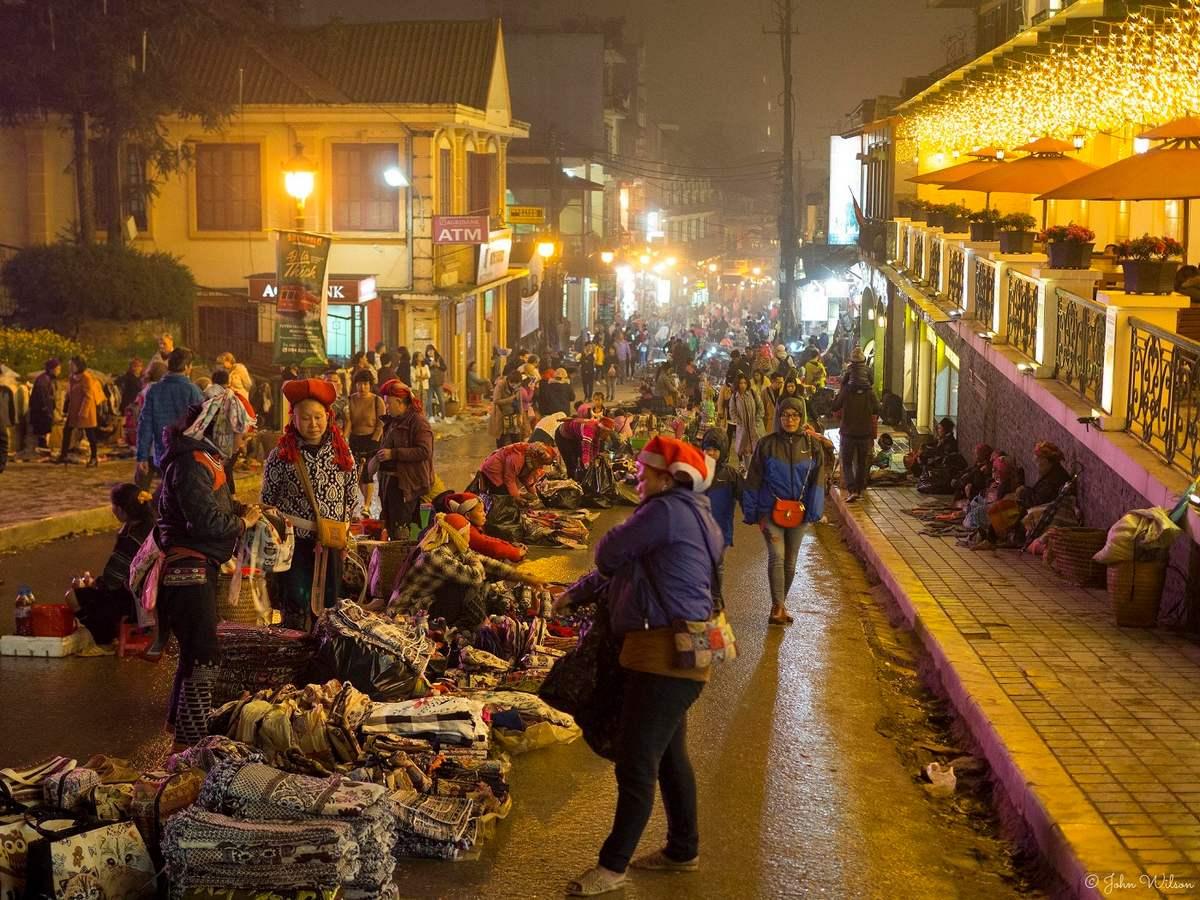 night market sapa.jpg