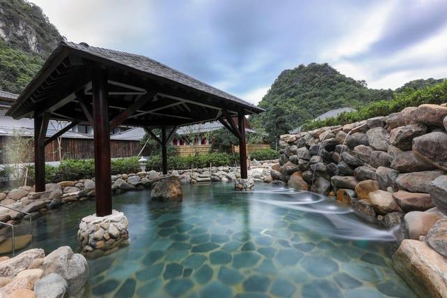 quang hanh onsen 3.jpg