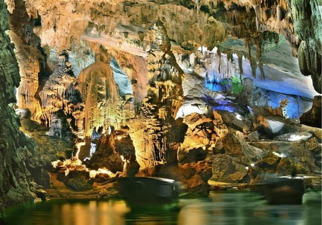 quang-binh-dong-phong-nha.jpg