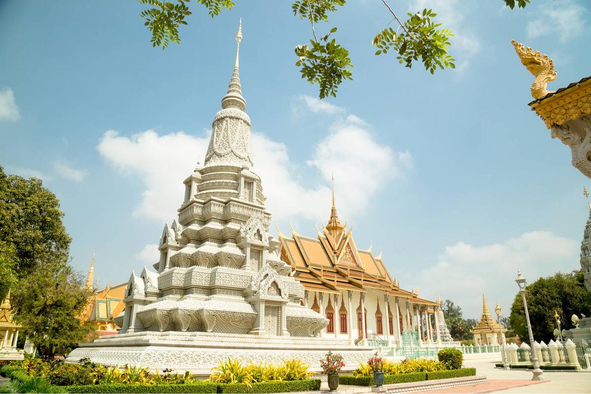 silver pagoda-1.jpg