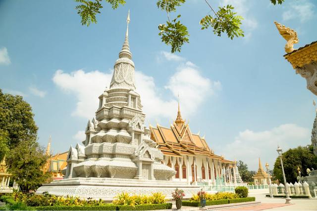 silver pagoda-1.jpg