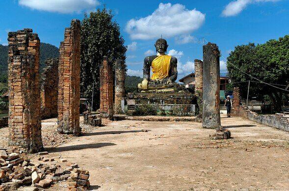 wat phiawat.jpg