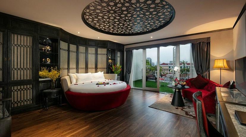 Shining Central Hotel and Spa