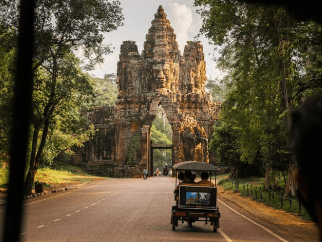 Majestic Vietnam with Siem Reap