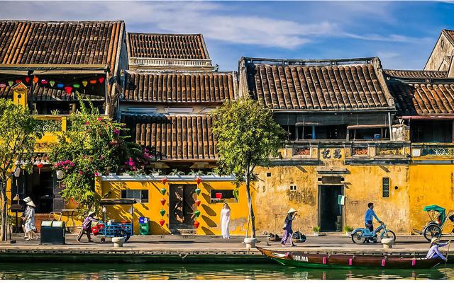 VIETNAM CLASSICO - VIAGGIO AL CHIARO DI LUNA
