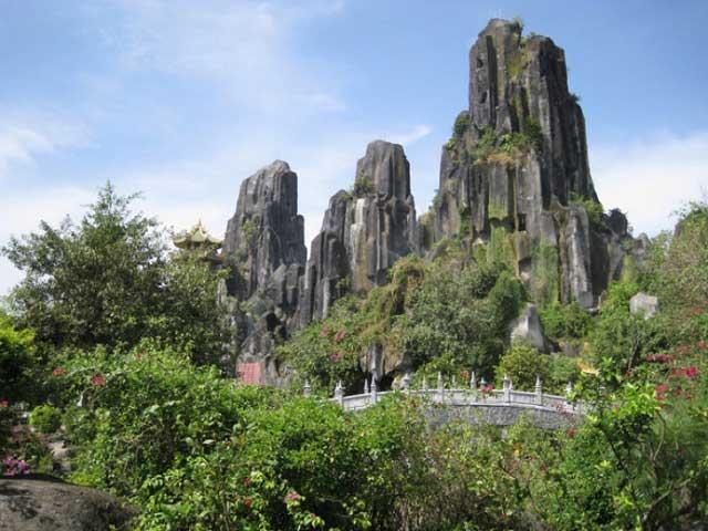 123409-ngu-hanh-son-khong-dat-di-tich-quoc-gia-dac-biet.jpg