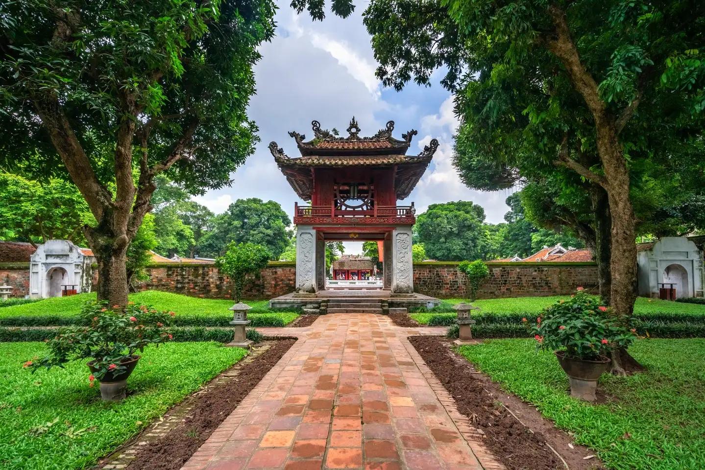 van-mieu-quoc-tu-giam-1-1.webp